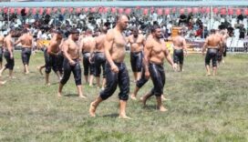 Başpehlivanlarda çeyrek finalistler belli oldu