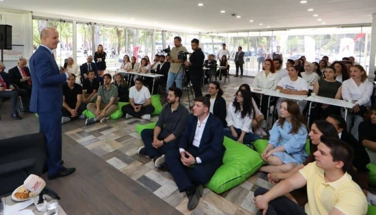 Üniversiteler Sahaya İniyor