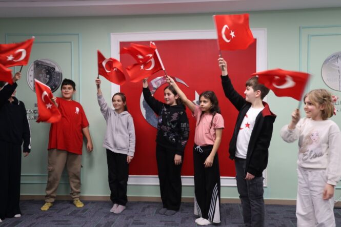 Kartepe Belediyesi Genç Akademi’de yeni dönemin ilk dersinde milli değerler ön planda