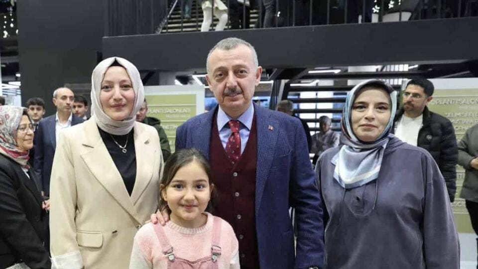 Kocaeli'de AK Parti İl İftarı: Binlerce Teşkilat Üyesi Aynı Sofrada Buluştu