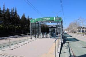 Akçaray Tramvay Hattı'nda Alikahya Yönündeki 6 Yeni Durağın Tabelaları Takıldı