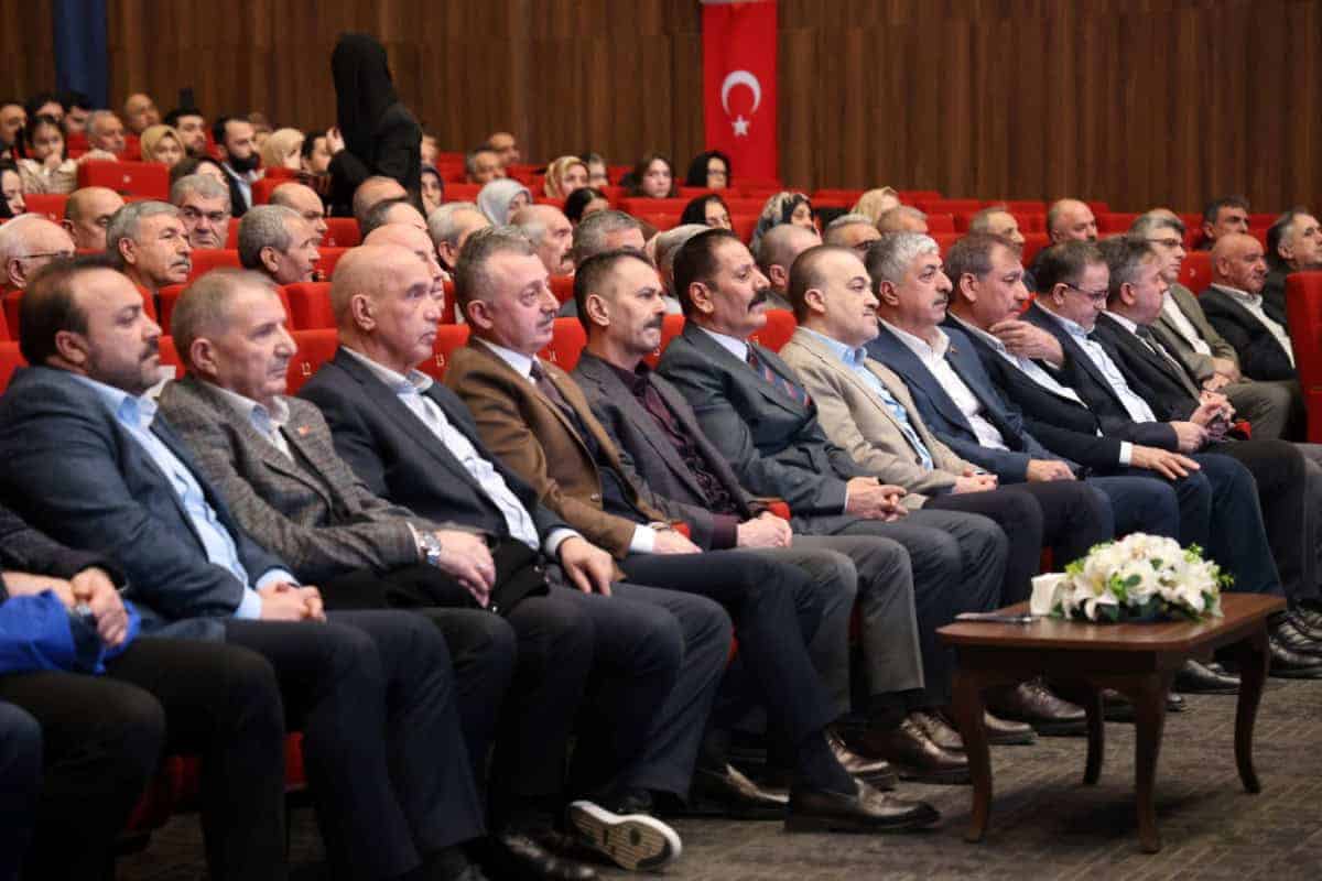 Kocaeli Büyükşehir’den Bağçeşme ve Asri Mezarlık Şehitliklerinde 18 Mart’a Titiz Hazırlıklar