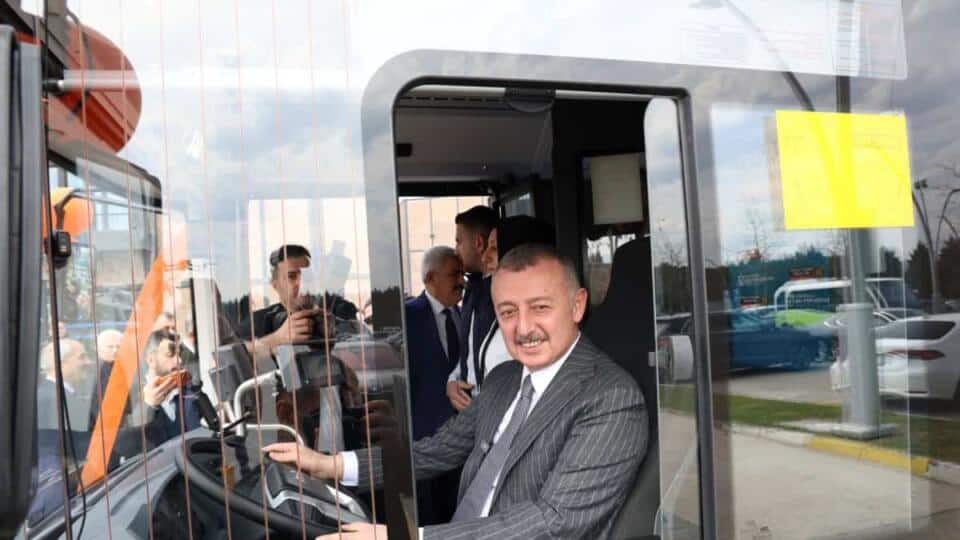 İzmit’te Açılan “Çanakkale İçinde Vurdular Beni” Sergisi Gençlerle Tarihi Buluşturuyor