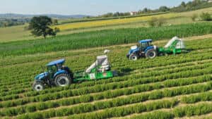 Dilovası’nda Katlı Otoparkın Belediye Hizmet Binasına Dönüşümünde Çalışmalar Sürüyor