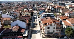 Kartepe İstasyon Mahallesi’nde ulaşım konforu için üstyapı yenileme çalışmaları sürüyor