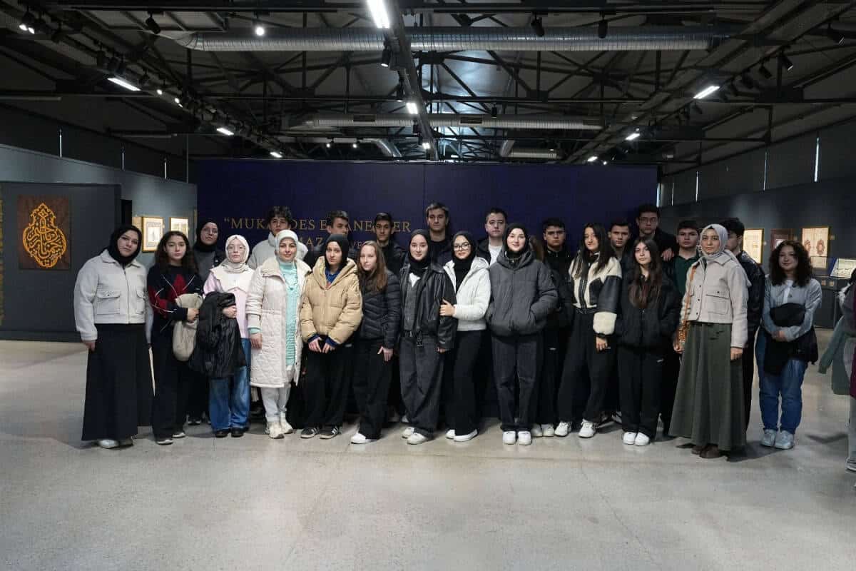 Yahyakaptan Mahallesi'nde Altyapı Çalışmaları Nedeniyle Akasyalar Caddesi ve D-100 Yan Yol Geçici Olarak Trafiğe Kapatılacak