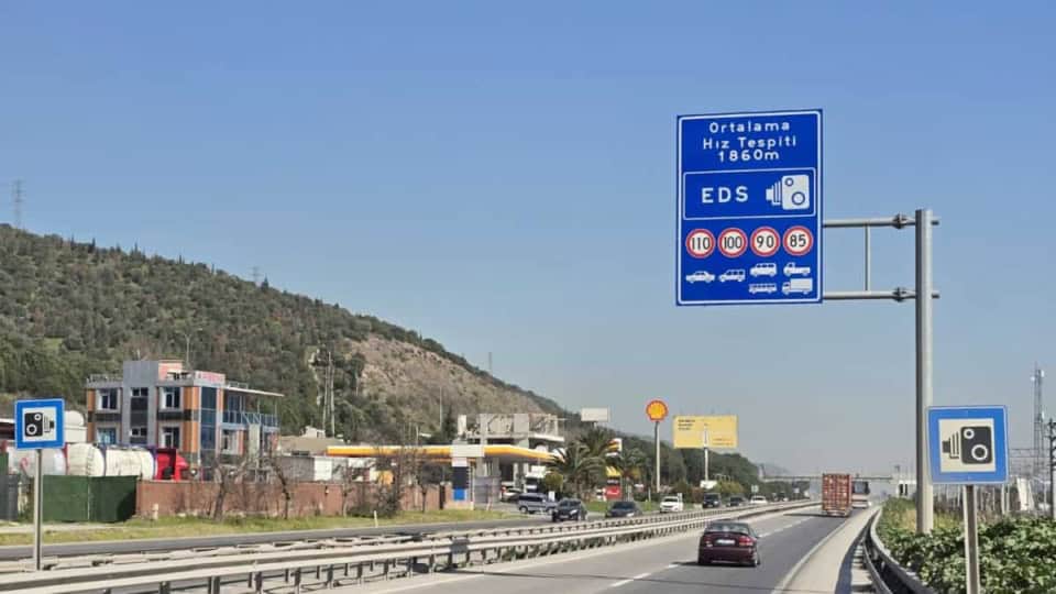 Kocaeli D-100 Karayolu’nda İki Bölgede Artan Hız Limitleri İçin Güncellenen EDS Tabelaları Yerleştirildi