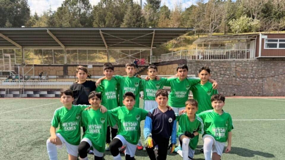 Derince’de 23 Nisan Futbol Turnuvası Başladı: İlk Hafta Maçları Tamamlandı