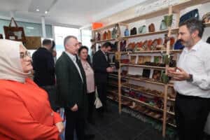 Başkan Tahir Büyükakın Gölcük ve Başiskele’de Esnaf Açılışlarına Katıldı