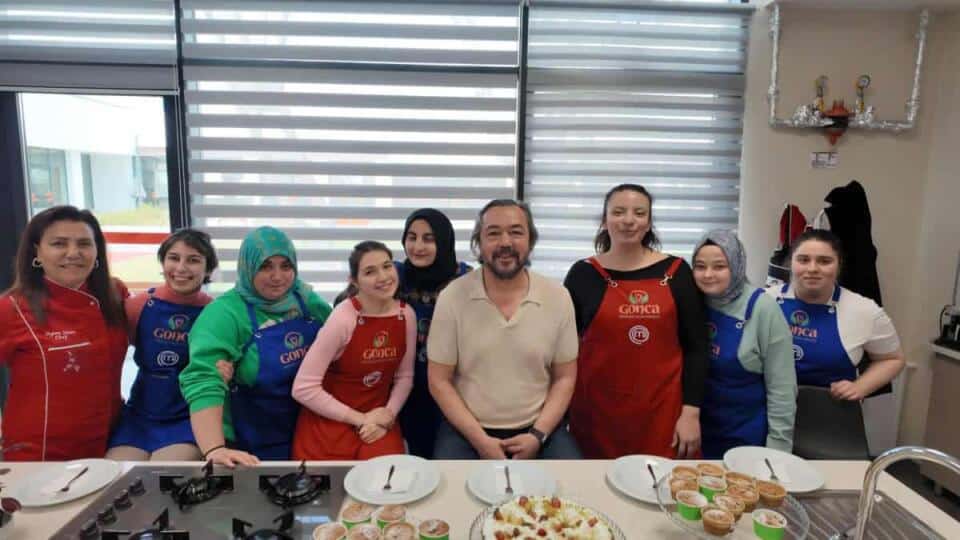 Başkan Tahir Büyükakın Batı Trakyalı Türk Öğrencileri Kocaeli’de Misafir Ederek Destek Mesajı Verdi