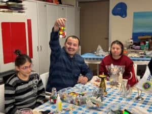 Kocaeli'de Cam Atıklar Gonca Engelsiz Yaşam Merkezi'nde Sanata Kazandırıldı