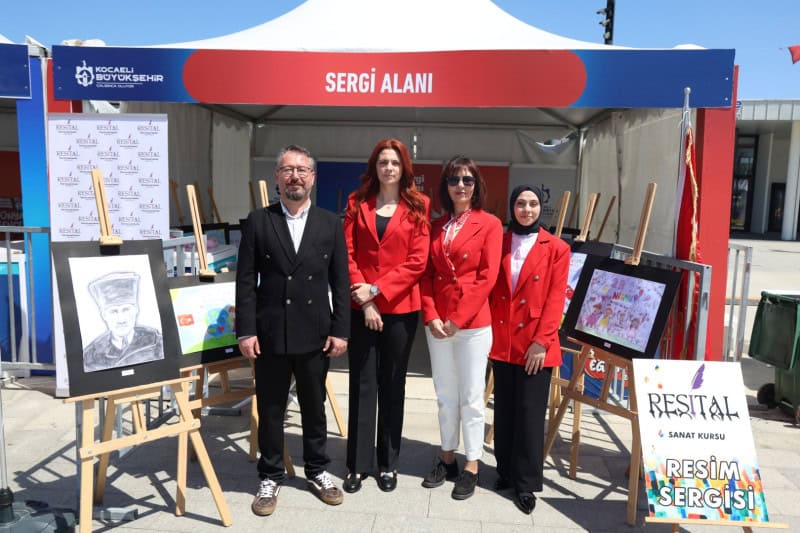 Kocaeli’de 23 Nisan Şenliği’nde Öğrencilerin Sanat Eserleri Sergilendi