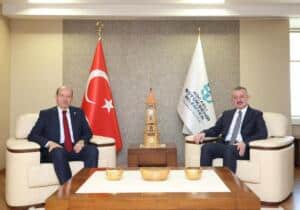 KKTC Cumhurbaşkanı Ersin Tatar, Kocaeli Büyükşehir Belediye Başkanı Tahir Büyükakın’ı Makamında Ziyaret Etti
