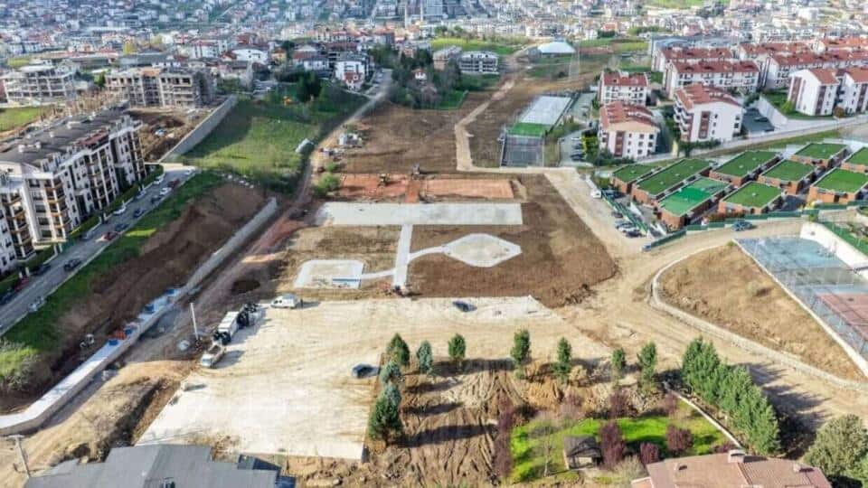 Başiskele'de Yeşilyurt Millet Bahçesi'nde Doğayla Uyumlu Modern Yaşam Alanı İnşa Ediliyor