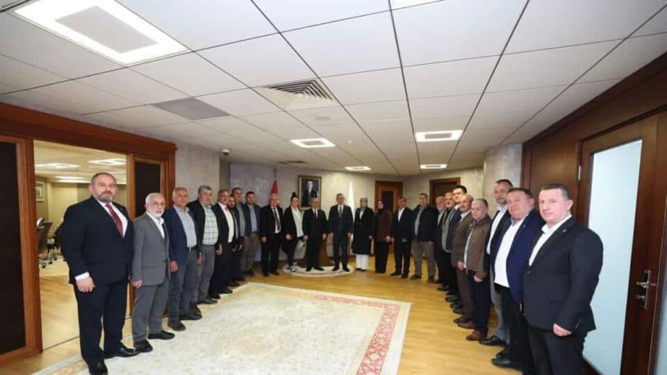 Kocaeli İtfaiyesi, Sarıhocalar’da Sarp Arazide Mahsur Kalan Keçileri Başarıyla Kurtardı