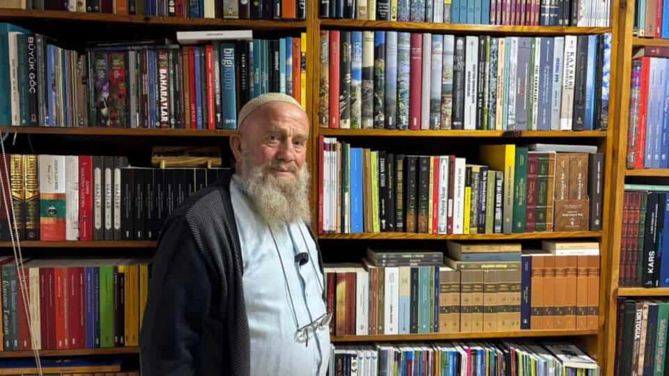 Kocaeli’nin Kitap Sevdalısı Maksut Bayazıt, Alev Alatlı Kütüphanesi’nde Gençlerle Buluştu