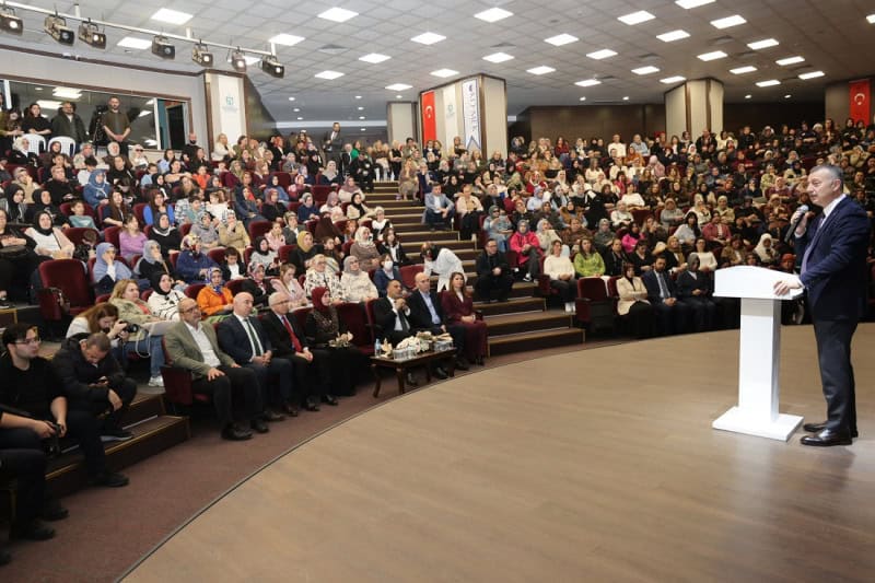 KO-MEK Darıca İlçe Sergisi Açıldı: Ebeveynlere Dijital Güvenlik Eğitimi Başlıyor