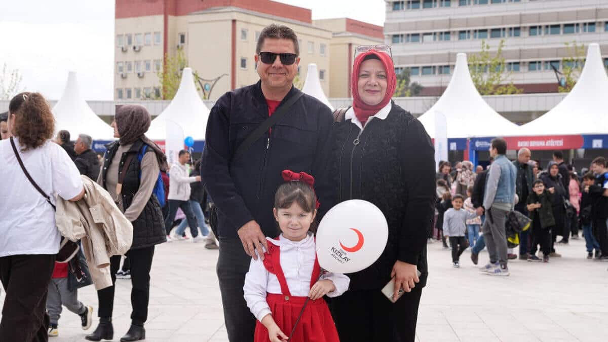 Kocaeli Milli İrade Meydanı’nda 23 Nisan Etkinlikleri Çocuklar ve Ailelerle Devam Ediyor