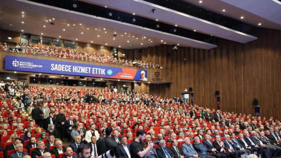 Kocaeli Şehir Tiyatroları, Bursa Balkan Ülkeleri Festivali’nde Yoğun İlgi Gördü