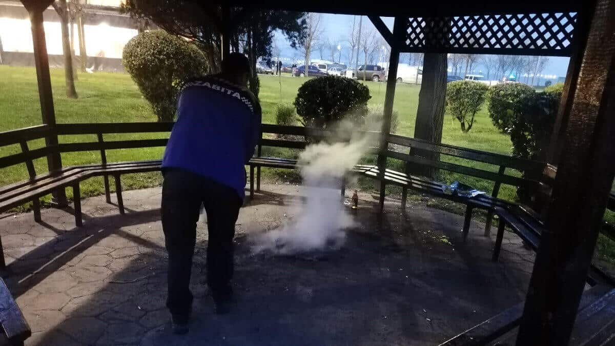 Kocaeli’de Yol Kenarları ve Kaldırımlarda Düzenli Temizlik Çalışmaları Sürüyor