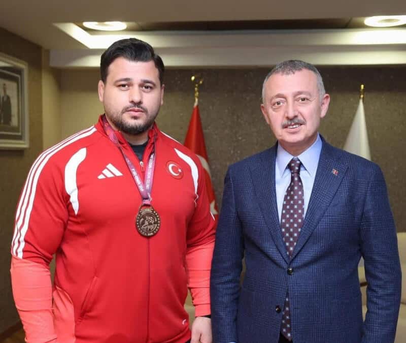 Tahir Büyükakın, Taha Akgül ve Rıza Kayaalp’i Makamında Misafir Etti