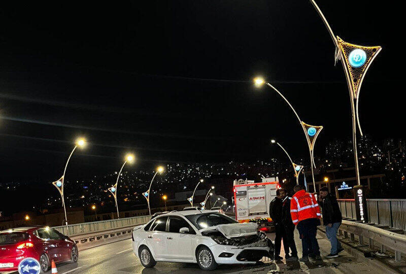 Kocaeli'de Büyükşehir A Takımı, Gece Saatlerinde Meydana Gelen Kazaya Hızla Müdahale Etti