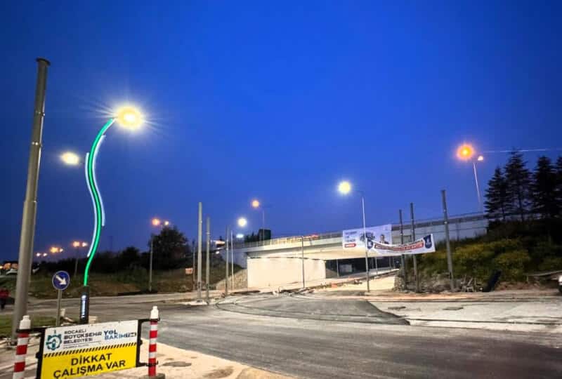 Kocaeli İzmit Vatan Caddesi Tramvay Kavşağında Gece Asfalt Çalışması Tamamlandı